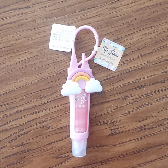 Strawberry scented Lip Gloss - Picture 2 of 7